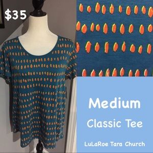 Medium lularoe classic tee